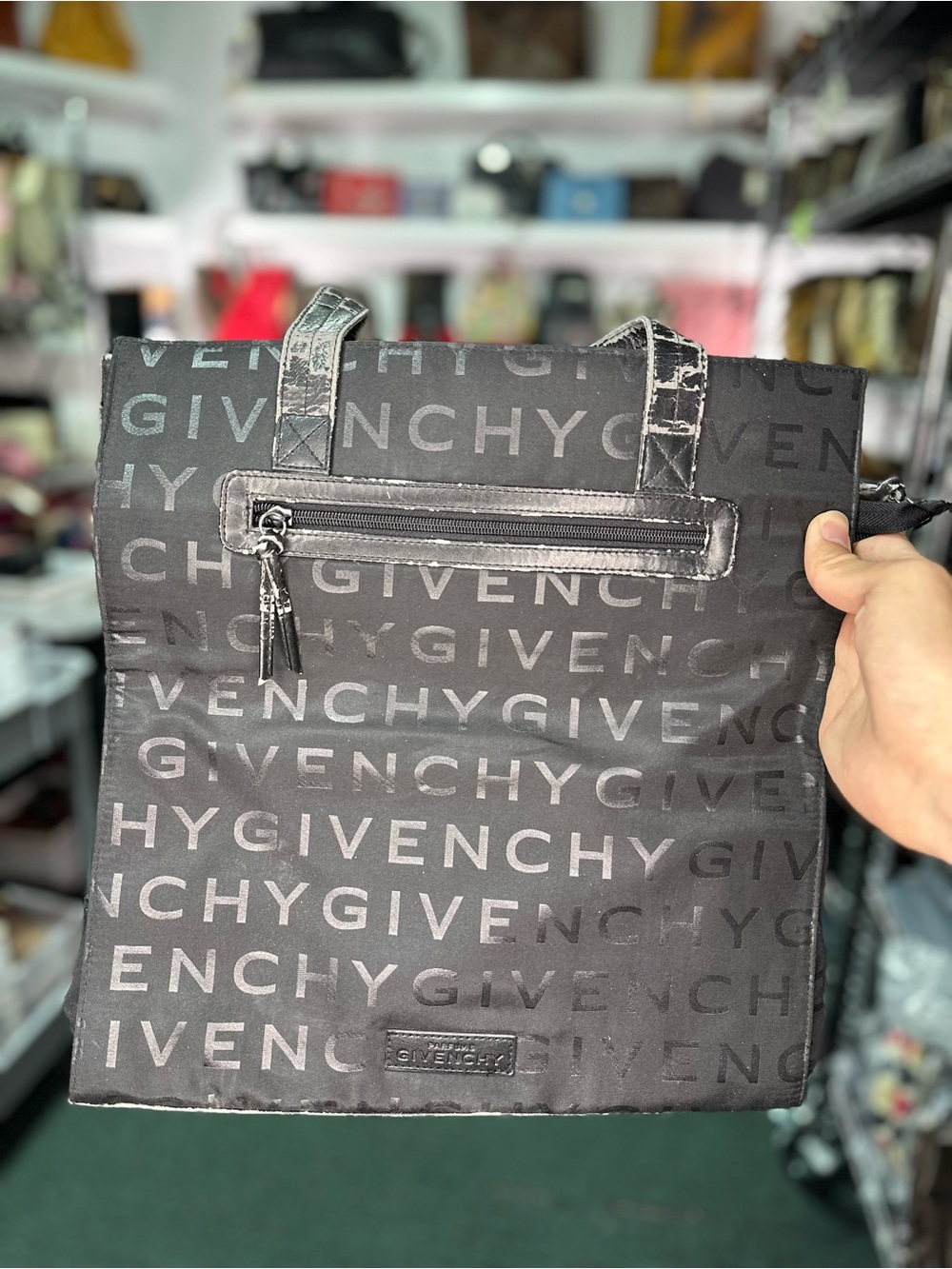 FREE GIVENCHY BAG GIVEAWAY FOLLOW IG @THEBAGRICULTURE